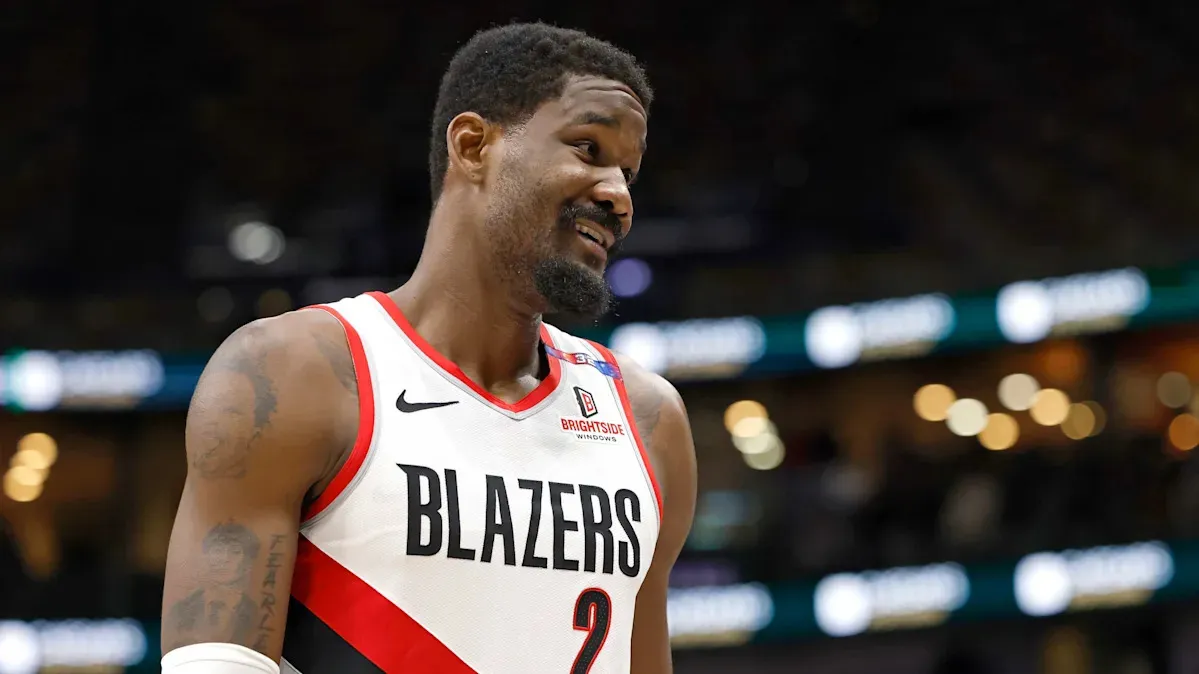 Deandre Ayton dilaporkan setuju kontrak dua tahun dengan Los Angeles Lakers setelah pembelian Trail Blazers